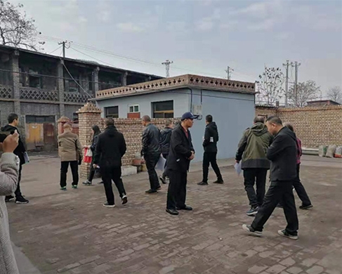 縣委、鎮(zhèn)府領導驗收煤改電工程