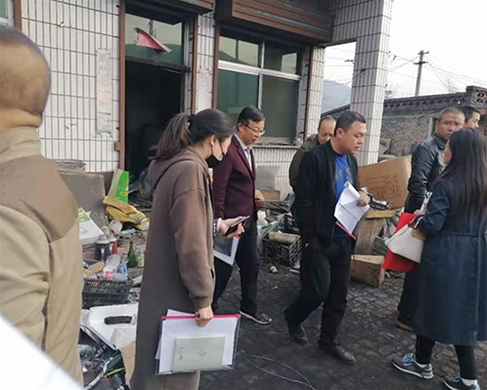 縣委、鎮(zhèn)府領(lǐng)導(dǎo)煤改電驗收工程