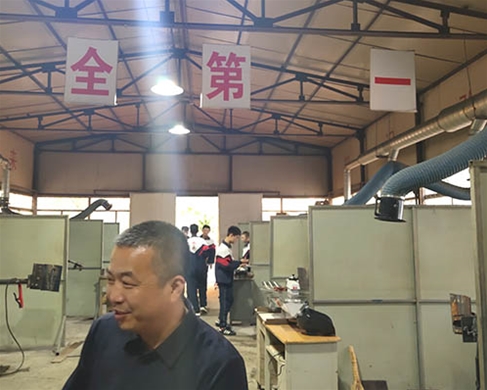 和靈石縣第一職業(yè)高中校領(lǐng)導(dǎo)在?？疾? /></div>
		<h2 id=